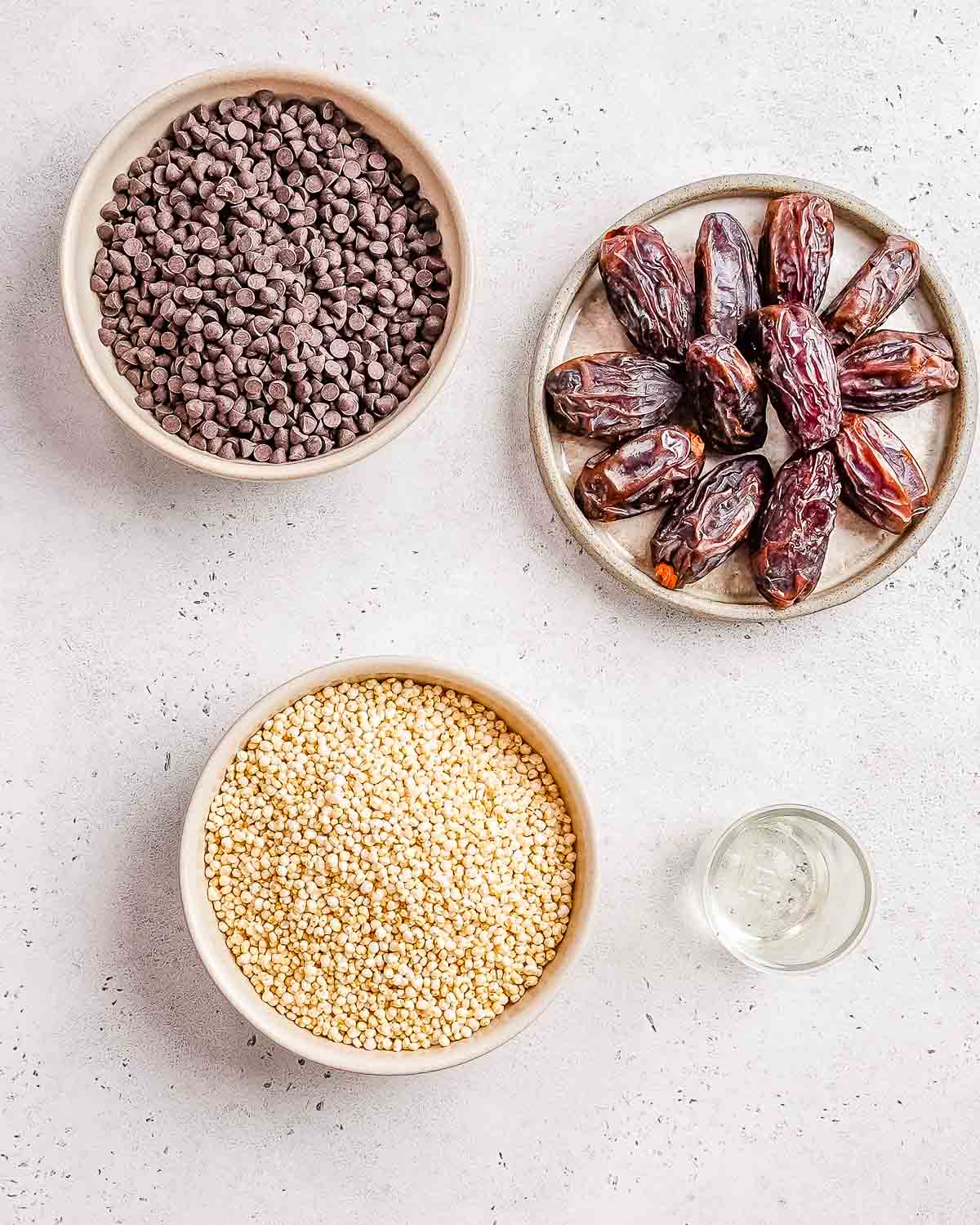 Chocolate date quinoa bite ingredients.